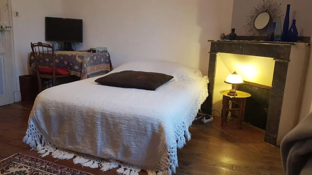 Quarto em Acomodações Particulares Chambre D'Hoetes Les Logilles A Ganac França